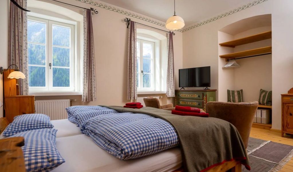 Alte Schule Teuchl - Penk - Hohe Tauern - die Nationalpark-Region