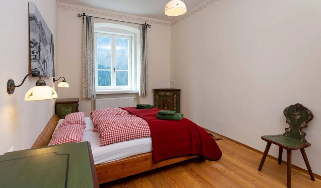 Alte Schule Teuchl - Penk - Hohe Tauern - die Nationalpark-Region